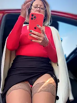 Milena-MilfaXXX - Doggy dildo pussy🫦mmm
