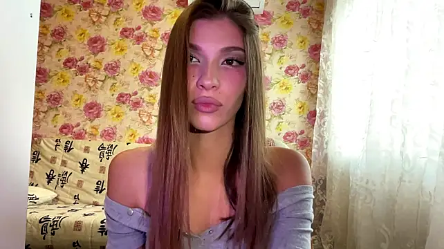 Lerchek_Wia - Lift my cutie dress and show ass closely