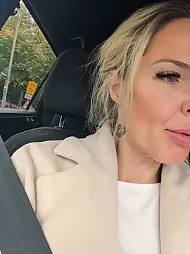 DirtyTechCouple- - Suck 2 Fingers in Car 🍑😈
