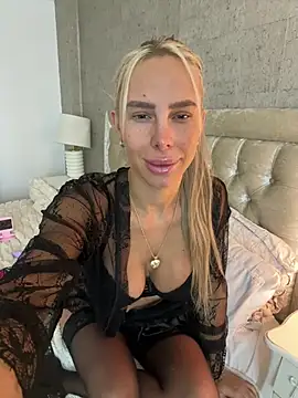 BellaGreenxo - Oil feet & legs (3 min)