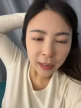 YaoYao8888 - 店门口脱掉内裤直播两分钟