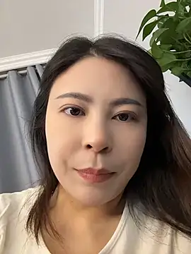 YaoYao8888 - 店门口脱掉内裤直播两分钟