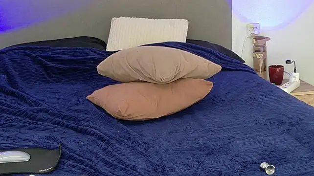 Kiralimme_ - Play with anal plug