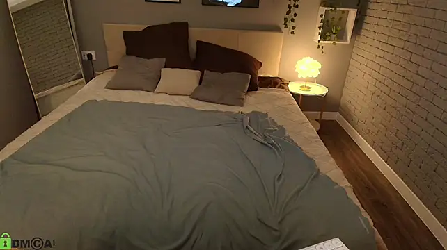 Ember_Eden - tits massage close to cam