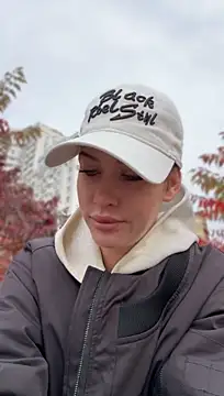 KikiWatson - Show pussy in public 💋💦