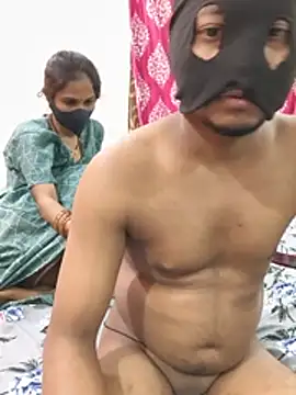 Desi_marathi_cpl - Public fuck