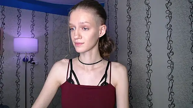 Chrissy_Joyful - Bare back dance