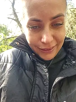 Keli_Jessi - Squirt in public park