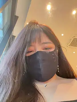 Xiao-mo520 - 美导老师下班兼职，咖啡厅偷玩小粉，刺激，敏感体质易失控，哥哥轻点，完成目标脱一件
