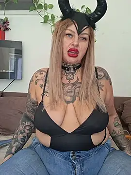 CandyCurvess - hot vid lt