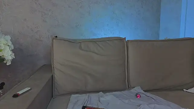 Sofi_Conner - add some oil on my bum