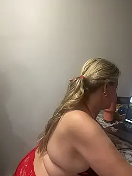 SweetBlondeB - pussp play naked with fingers vibrator