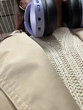 Eveangelll - Squirt in fitting room store