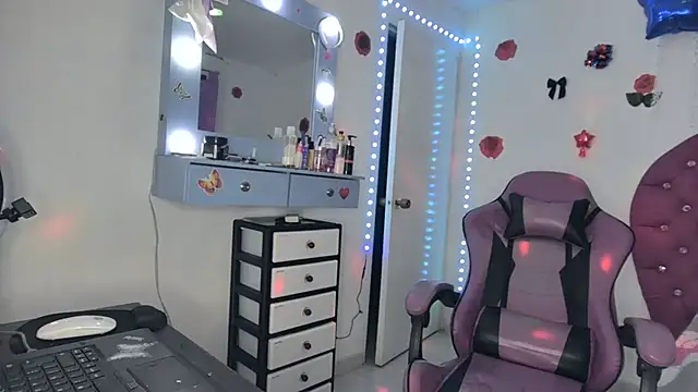 Soffy_rosses - Spanks Ass