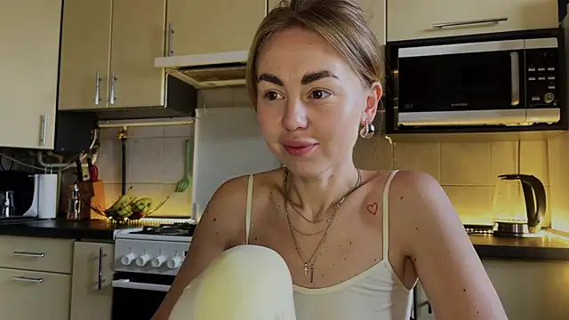 Marta_Kelly - Help me raise money for a hair dryer