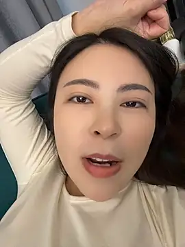 YaoYao8888 - 店门口脱掉内裤直播两分钟