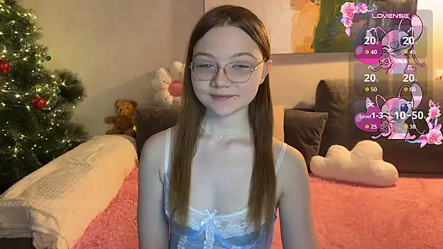 Lola_luminarcc - Show tummy