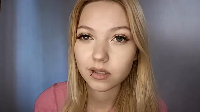 ChantellStremmel - show my sexy tummy close up