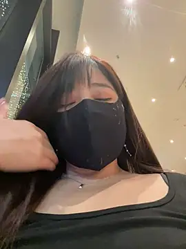 Xiao-mo520 - 美导老师下班兼职，咖啡厅偷玩小粉，刺激，敏感体质易失控，哥哥轻点，完成目标脱一件
