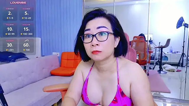 LucianaMe - M legs without panties 3 mins M腿 没内裤