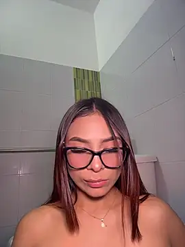 Amira_cute2 - Control toy 2 min +Rub clit 💦