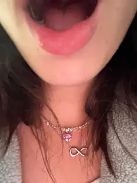 DollyTall - MAKE ME CUM IN PARKING 😈