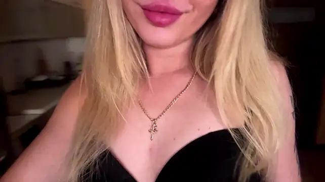 MissLuxxi - tease, spank, pinch Make me cum