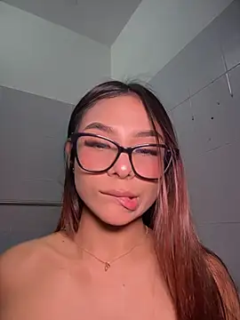 Amira_cute2 - Control toy 2 min +Rub clit 💦