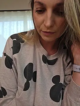Ellaxxstar - Squirt