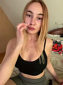 SugarDanger - show tits+slap nipples+hot photo