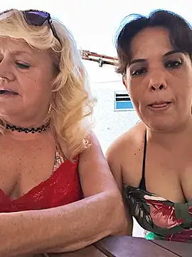 Belladama61 - As belas colocar o plug no cuzinho