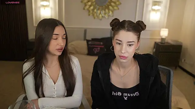 Selena_Glow - naked ass 1 girl