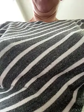 Sweetmystery1 - Bra off under top