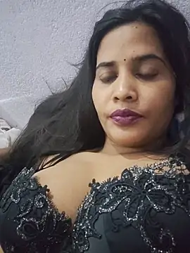 Cute_radhikaa - 200000