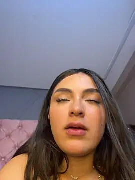 Kendall_Sweet- - suck pussy one girl