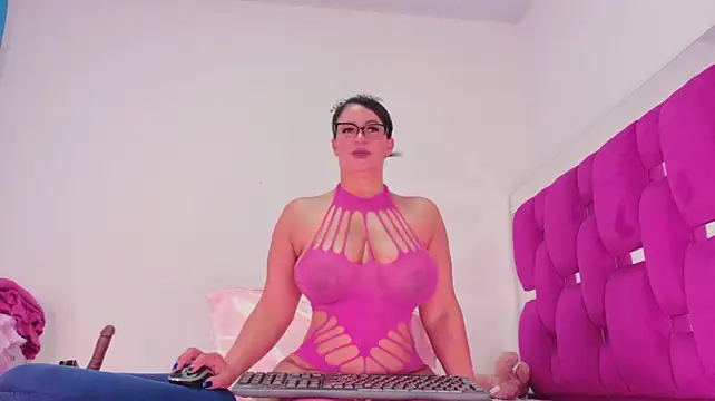 Sophie-newton - get my big tits bouncing with oil