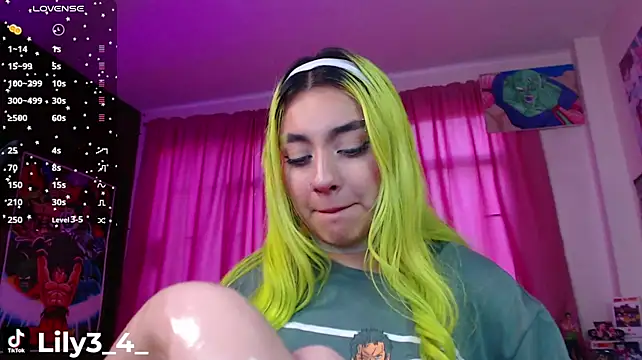 Lily3_4 - STRIPTEASE