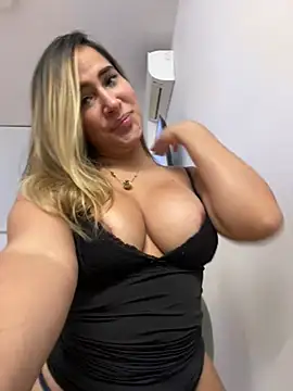 MarianaStar_ - SHOW ME WET PUSSY+FINGERING👉🏻💦