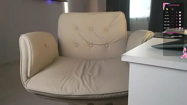 Evangellina - feet tease