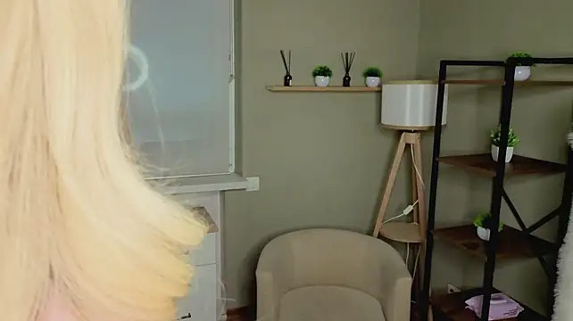 BlondeMiaX - Maybe let's connect my new toy?