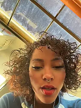 LizStorm_ - Squirting like a tsunami🌊☘️