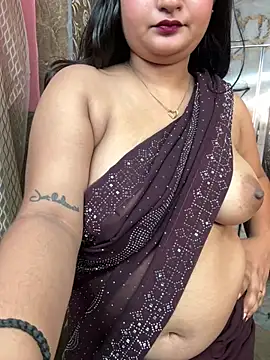 Curvy_DreamGirl - First Day, First Show!