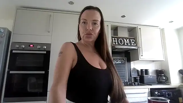 BritishMilfFrankyX