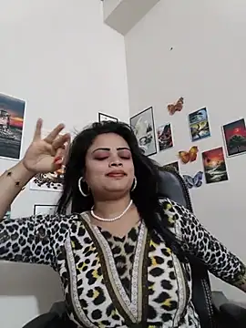 Pinky-2 - Oiling My Sexy Pussy Hole