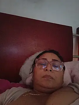 Momy-hot-gril