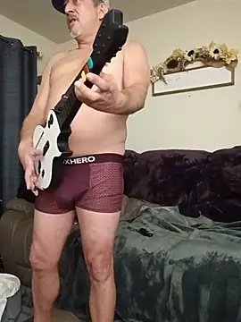 KeeshKeeph - I lick and suck all over his cock 3 mins