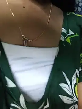 Gud_girl_Nilu - Pussy oiling