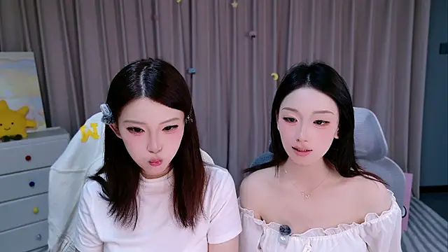 Yiyilailai - 扮演你女朋友半个小时
