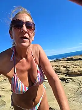 HotWifeLyn68 - Spit on boobs