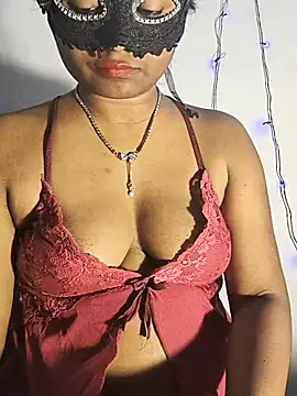 DIRTYSECRET_QUEEN_07